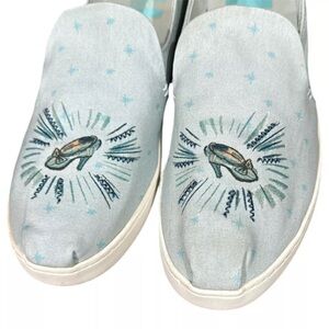 DISNEY X TOMS Cinderella Sky Blue Glass Slipper Canvas Shoes Women’s Size 8